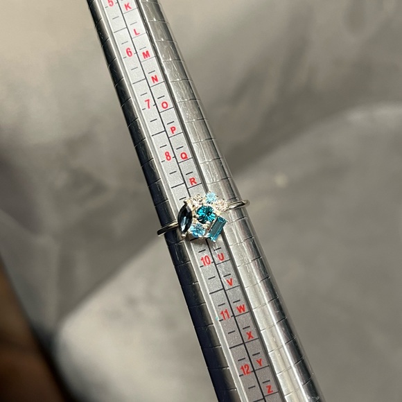 Silver Blue Crystal Ring, Size 9 - Picture 5 of 12